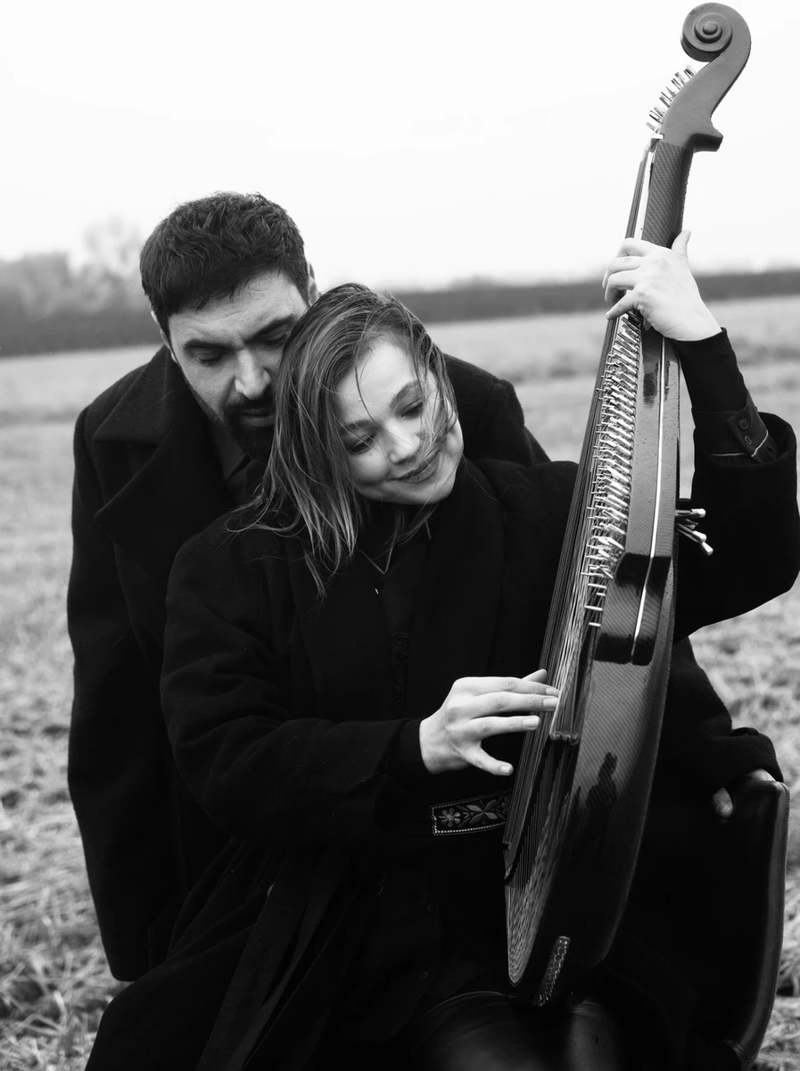 Віталій Козловський і Марина Круть зняли спільний щемливий кліп