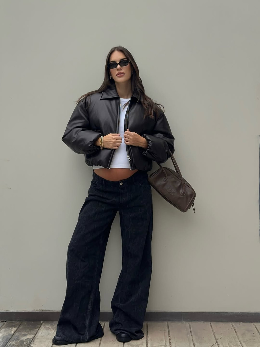 Образ з довгими штанами і шкіряною курткою