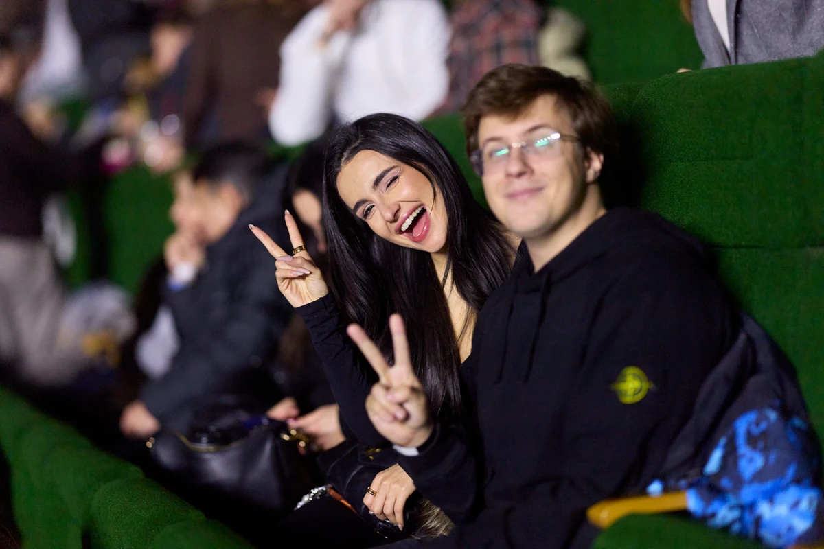 Аня Трінчер