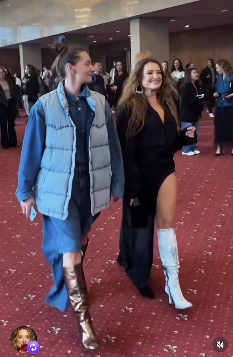 Наташа Могилевська показала ноги