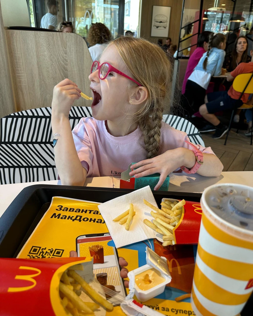 З усього меню дівчині сподобалася лише картопля і морозиво