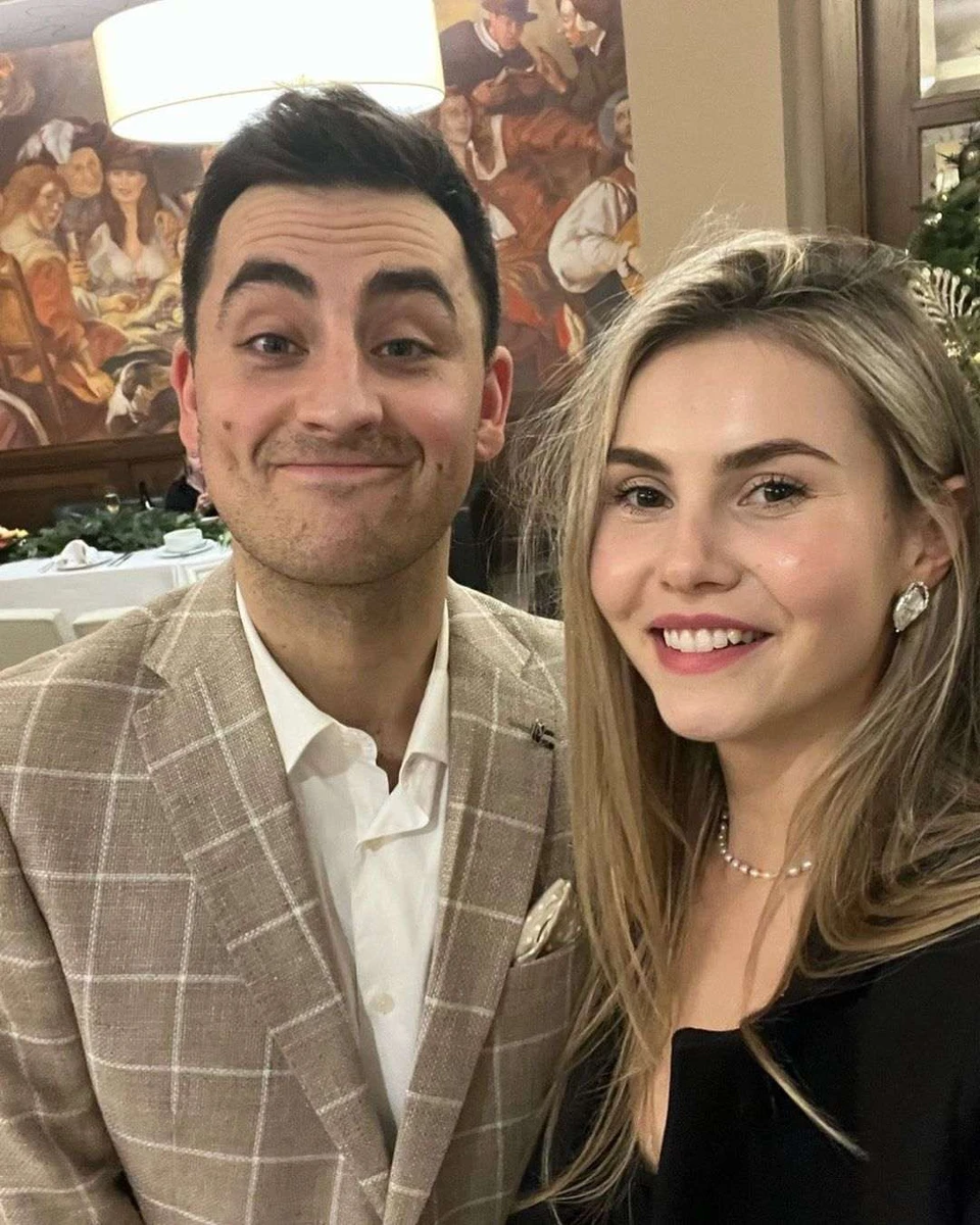 Телеведучий та його дівчина Ліза