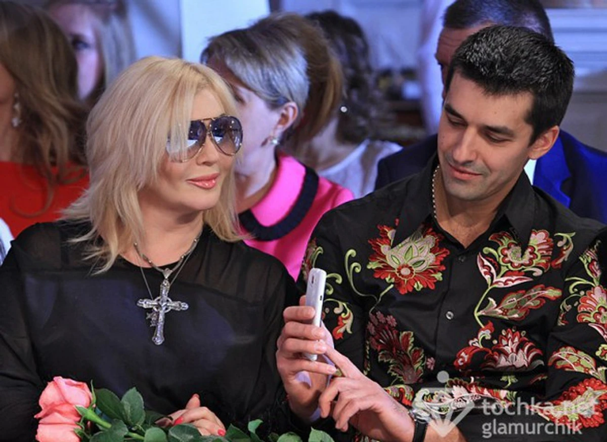 У 2012 році Ірину Білик заскочили разом з Андрієм Оверчуком на одному світському заході. А вже за 10 років у своїх Instagram-історіях артистка зізналася, що не підтримує зв’язок із ексом. Натомість Гліб спілкується з батьком.