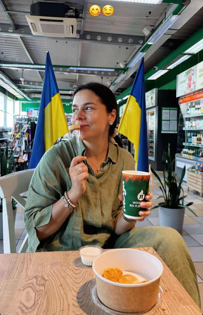 Іванна Онуфрійчук показалася з кавою і сирниками в Україні