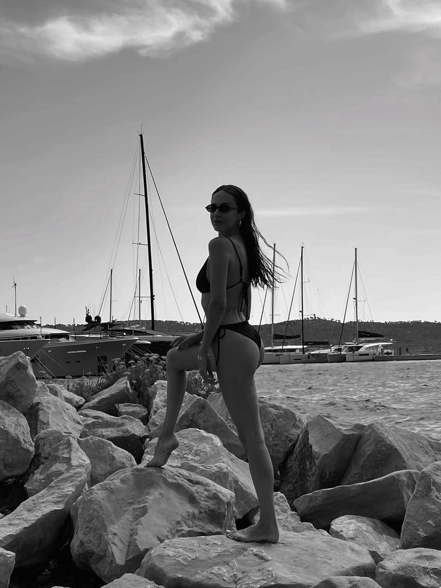 Христина Горняк наробила фото на відпочинку