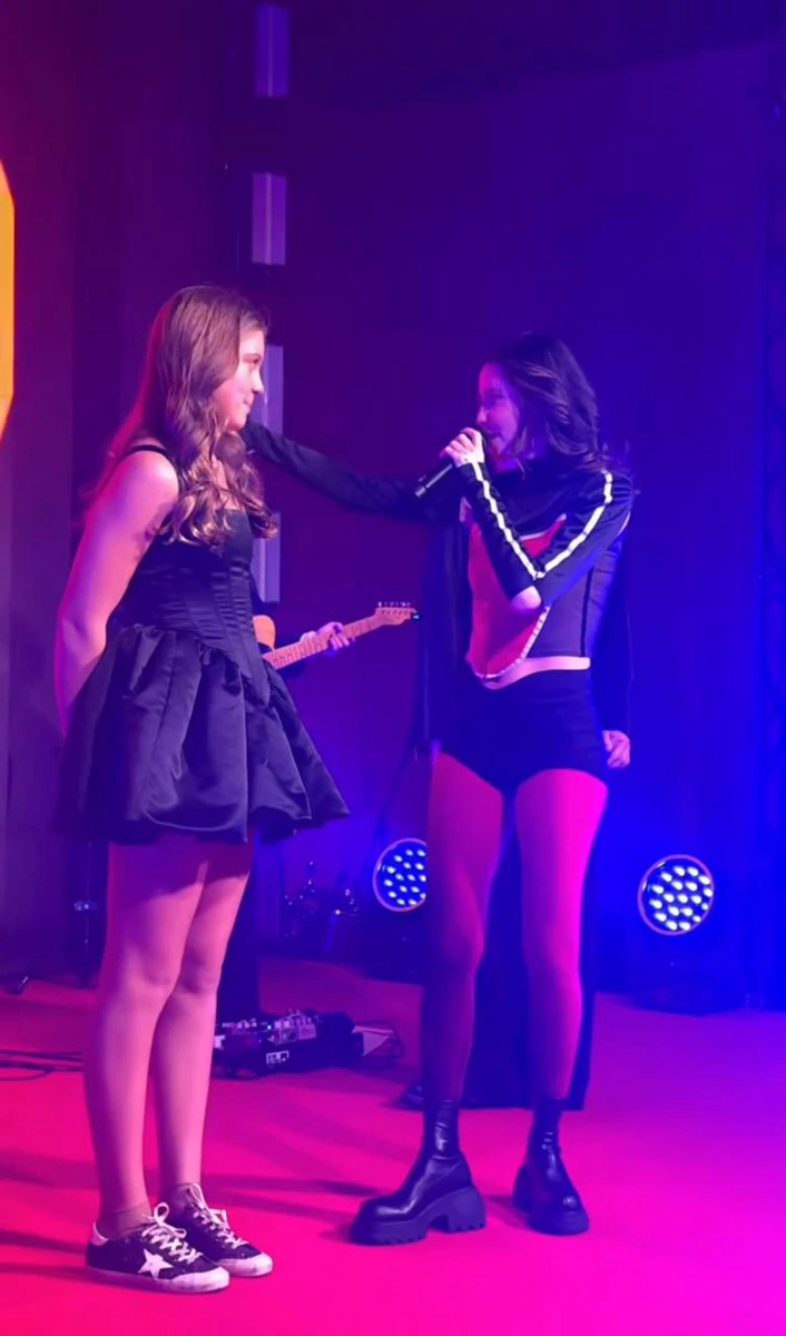 Надя Дорофєєва з донькою Усика