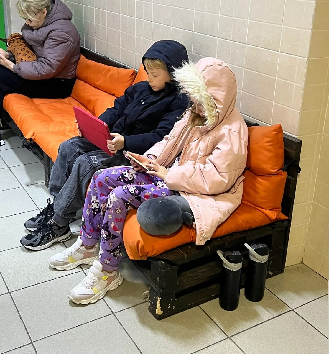 Олена Кравець показала своїх дітей в укритті