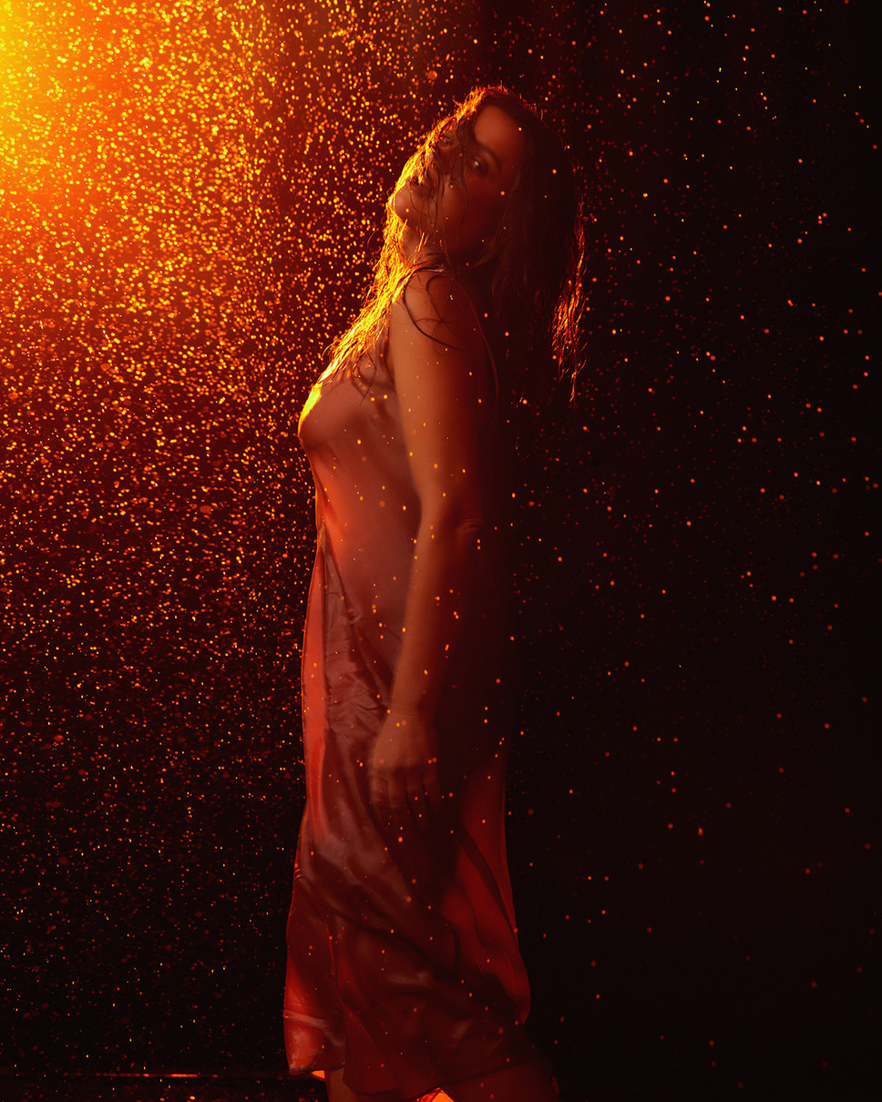 Наталія Могилевська наробила мокрих фото для глянцю