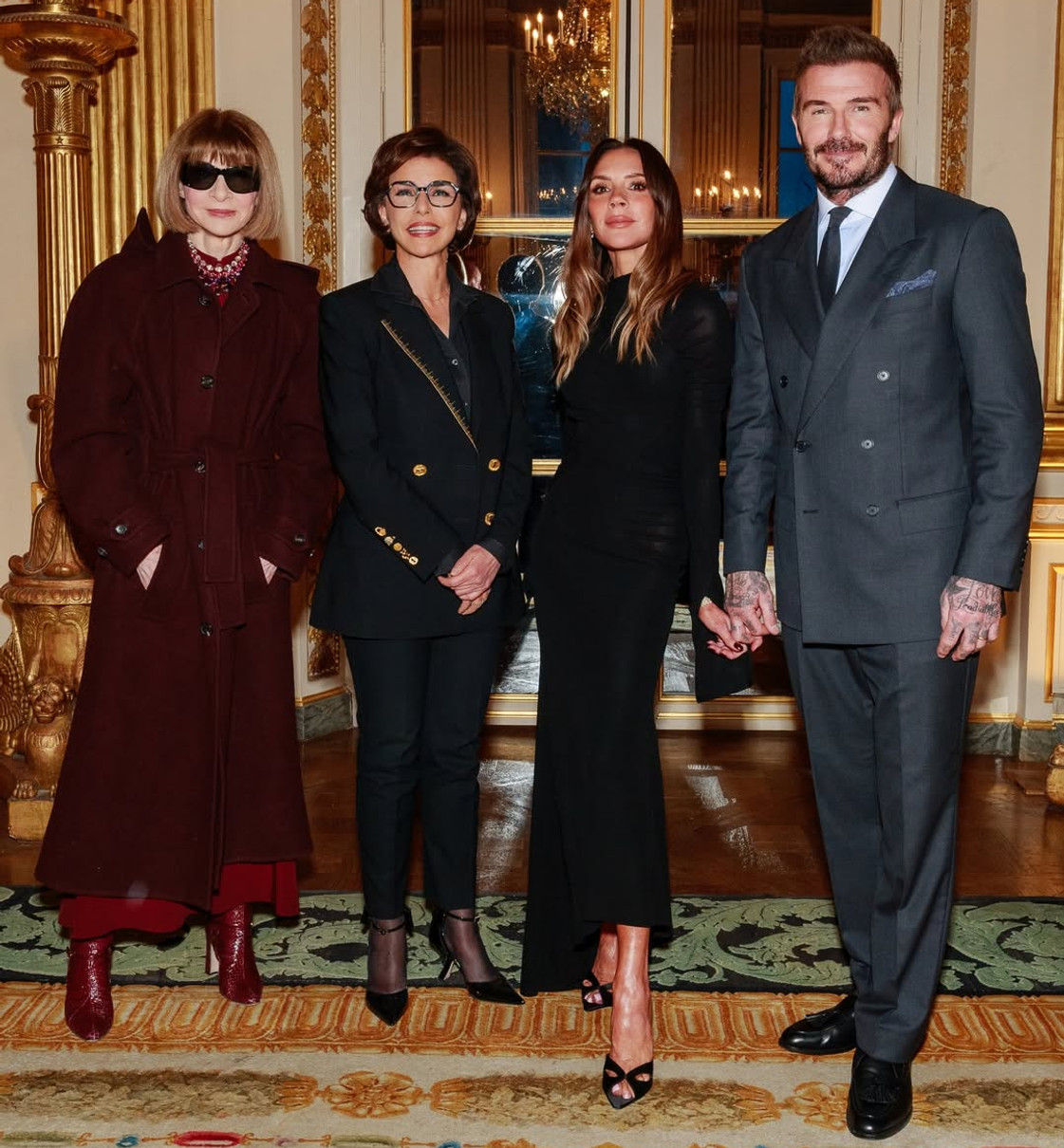 Вікторія Бекхем отримала французьку медаль і попозувала з Анною Вінтур