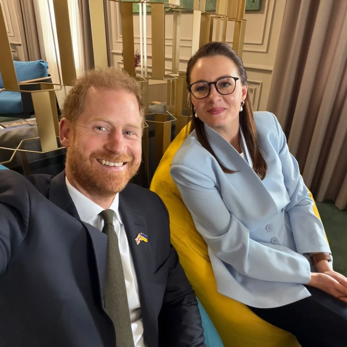 Юлія Свириденко і принц Гаррі зробили селфі у Києві
