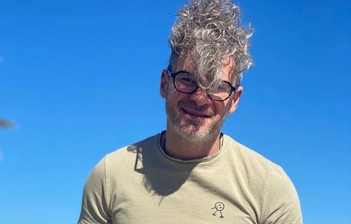 Арсен Мірзоян і його донька Ніна на пляжі