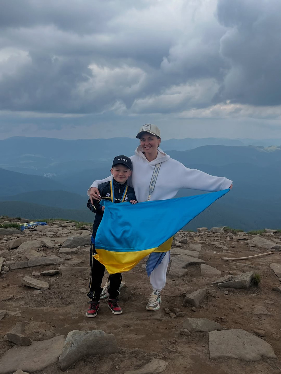 Анна Саліванчук зі старшим сином видерлася на Говерлу