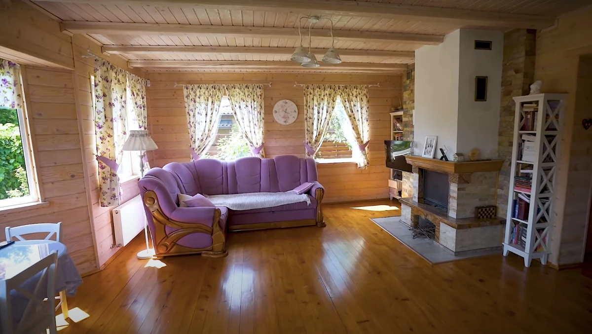 Марічка Падалко показала яскраву вітальню на своїй дачі