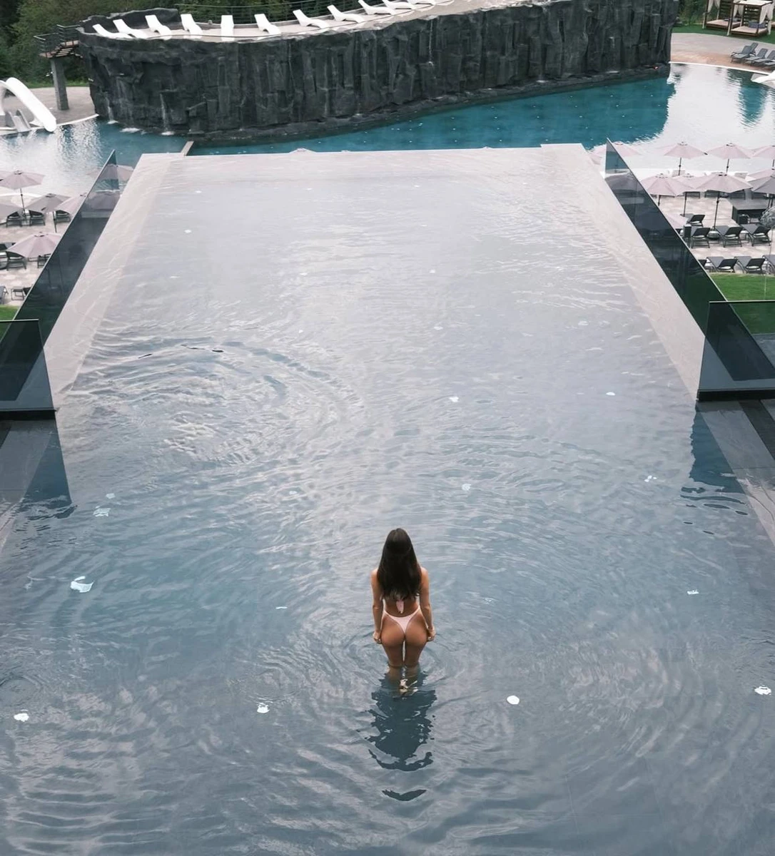 Парфільєва - фото ззаду