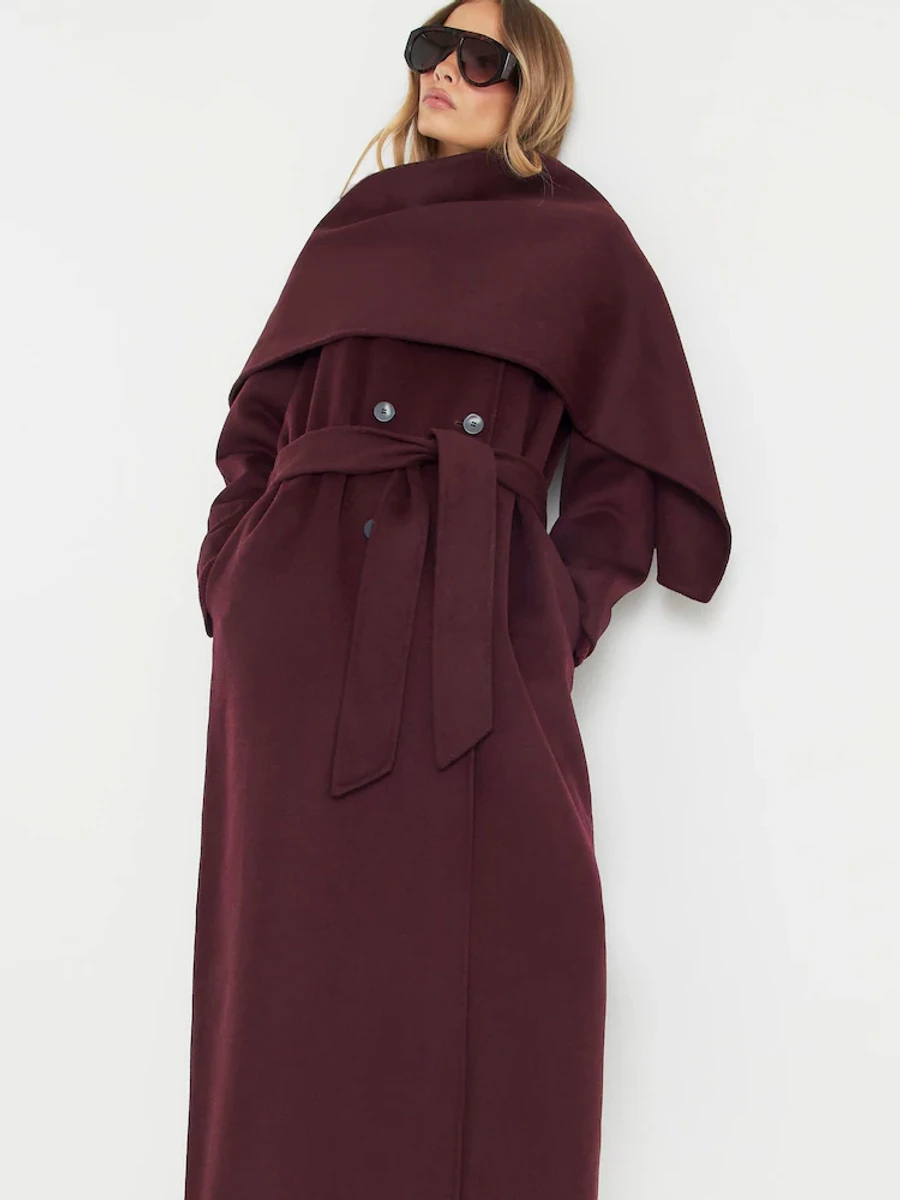 Пальто з шарфом