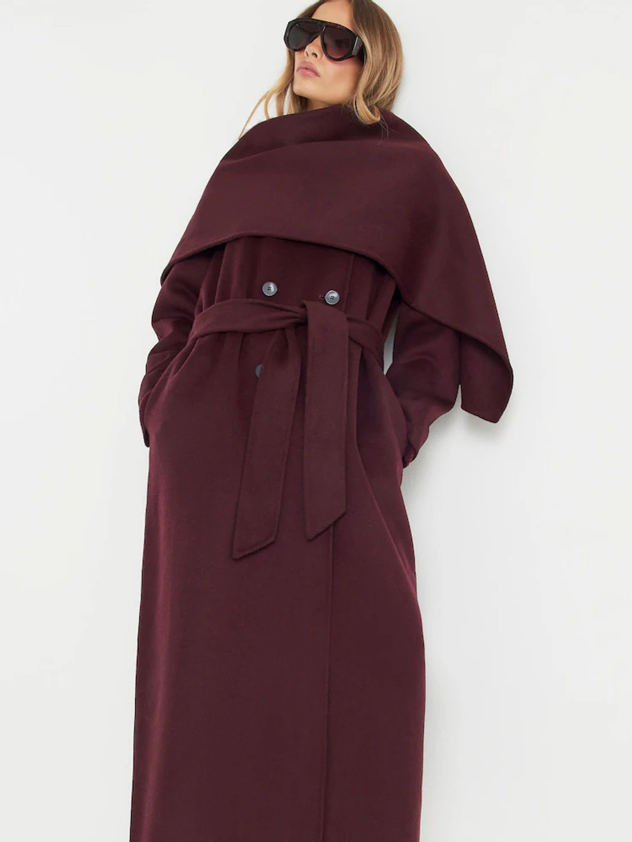 Пальто з шарфом