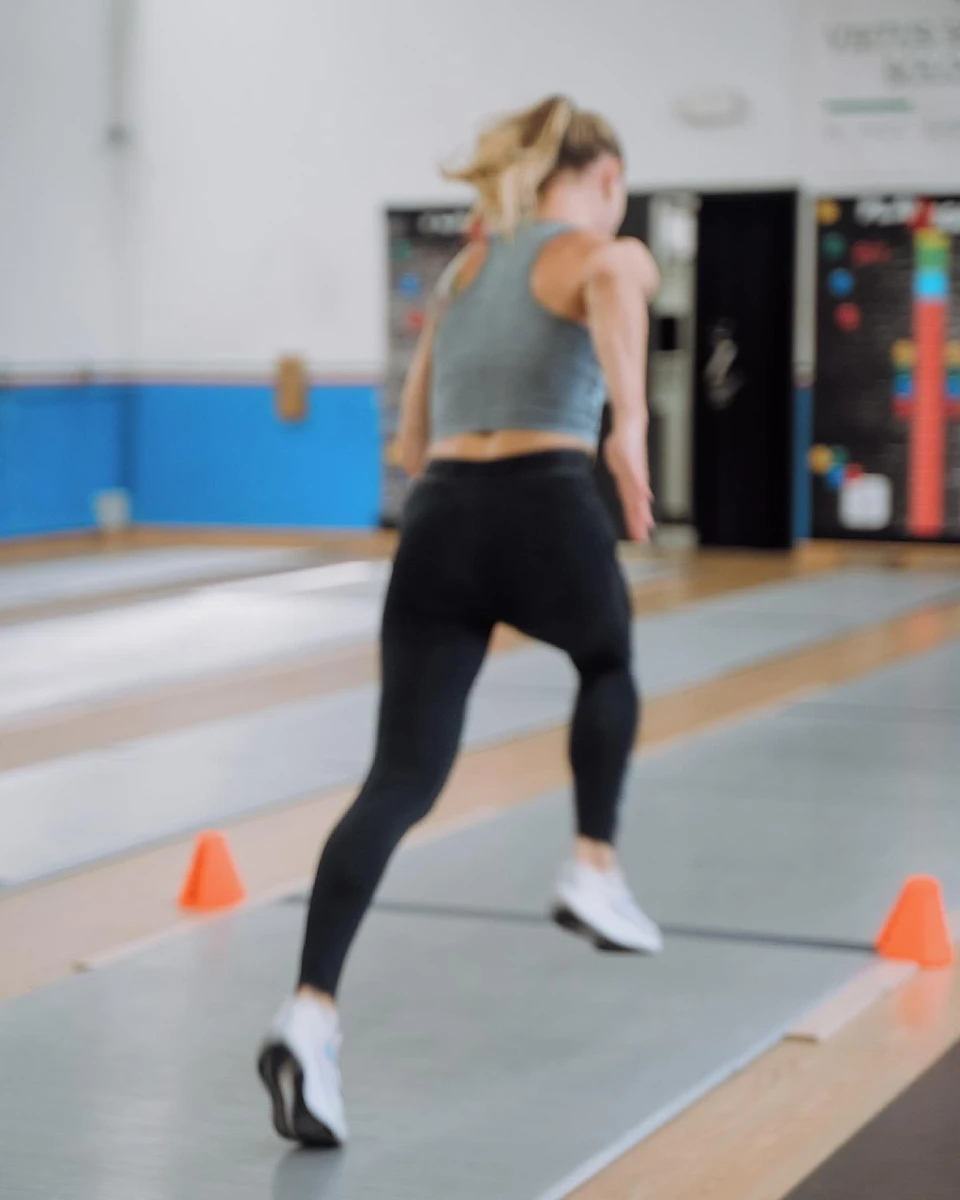 Це Ольга біжить у вечір п'ятниці