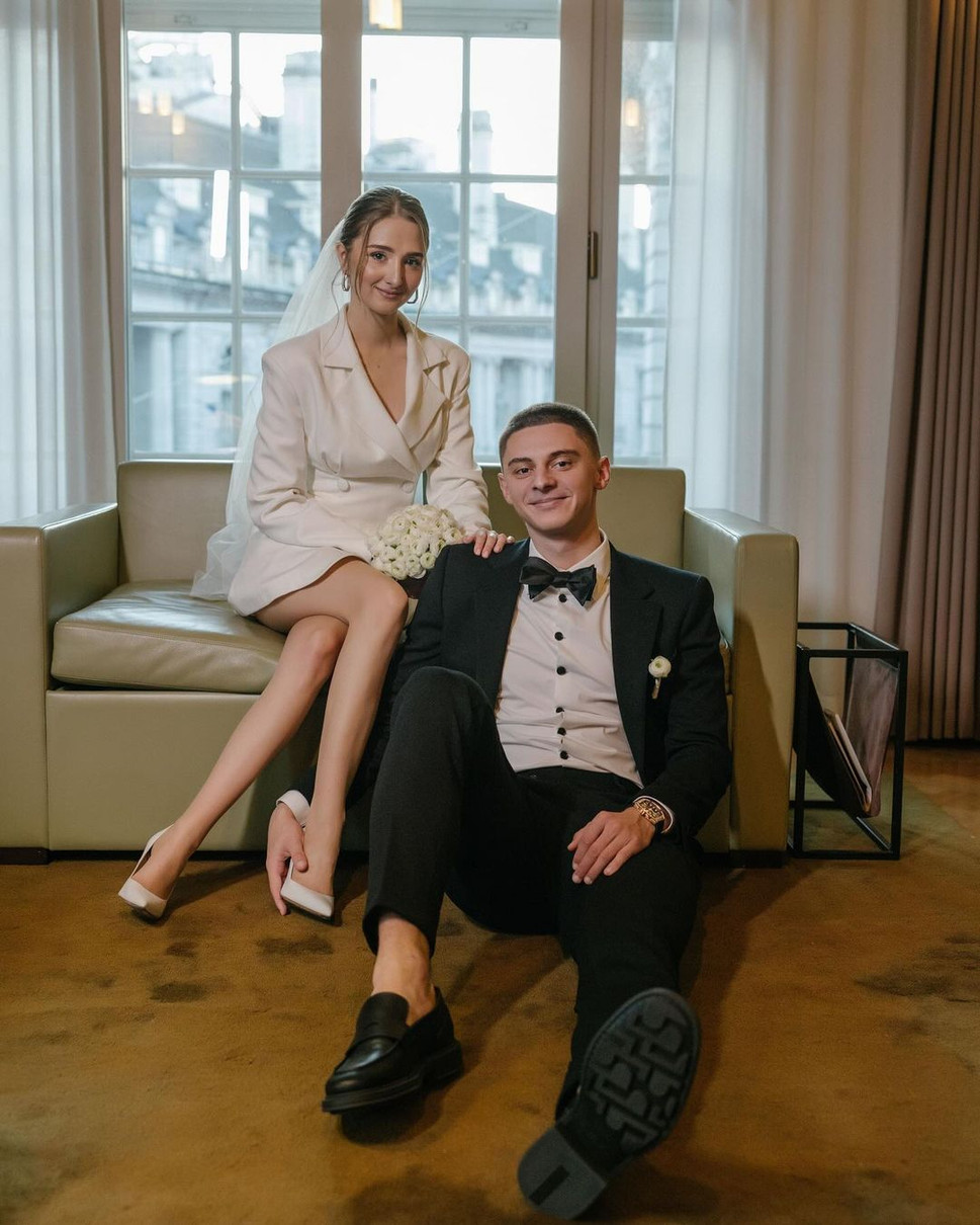 Віталій Миколенко і його дружина (фото з весілля)
