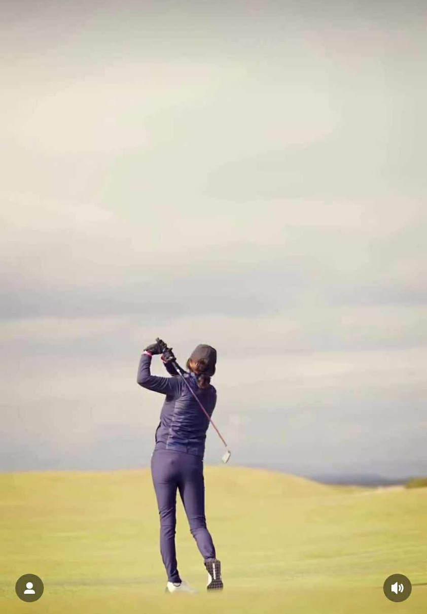 Кетрін Зета-Джонс грає в гольф