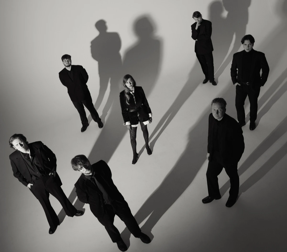 Гурт Schmalgauzen разом із KOLA попозували для реклами спільної пісні