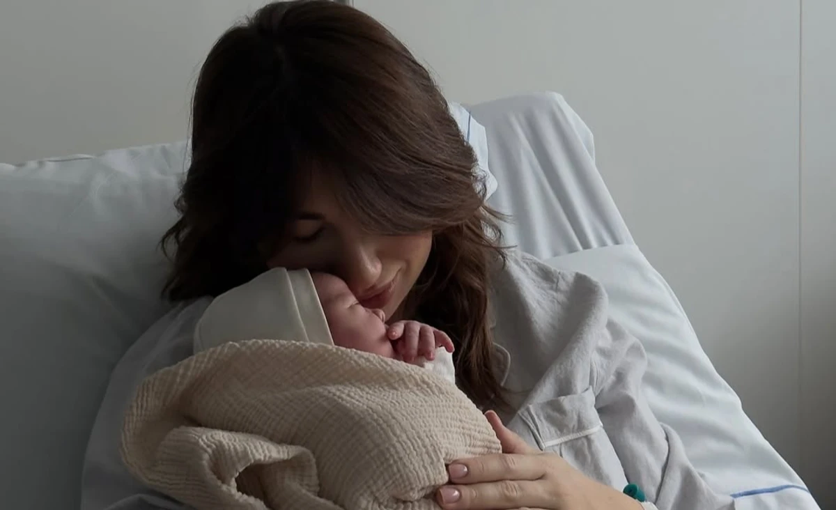 Таня Пренткович з маленькою донечкою