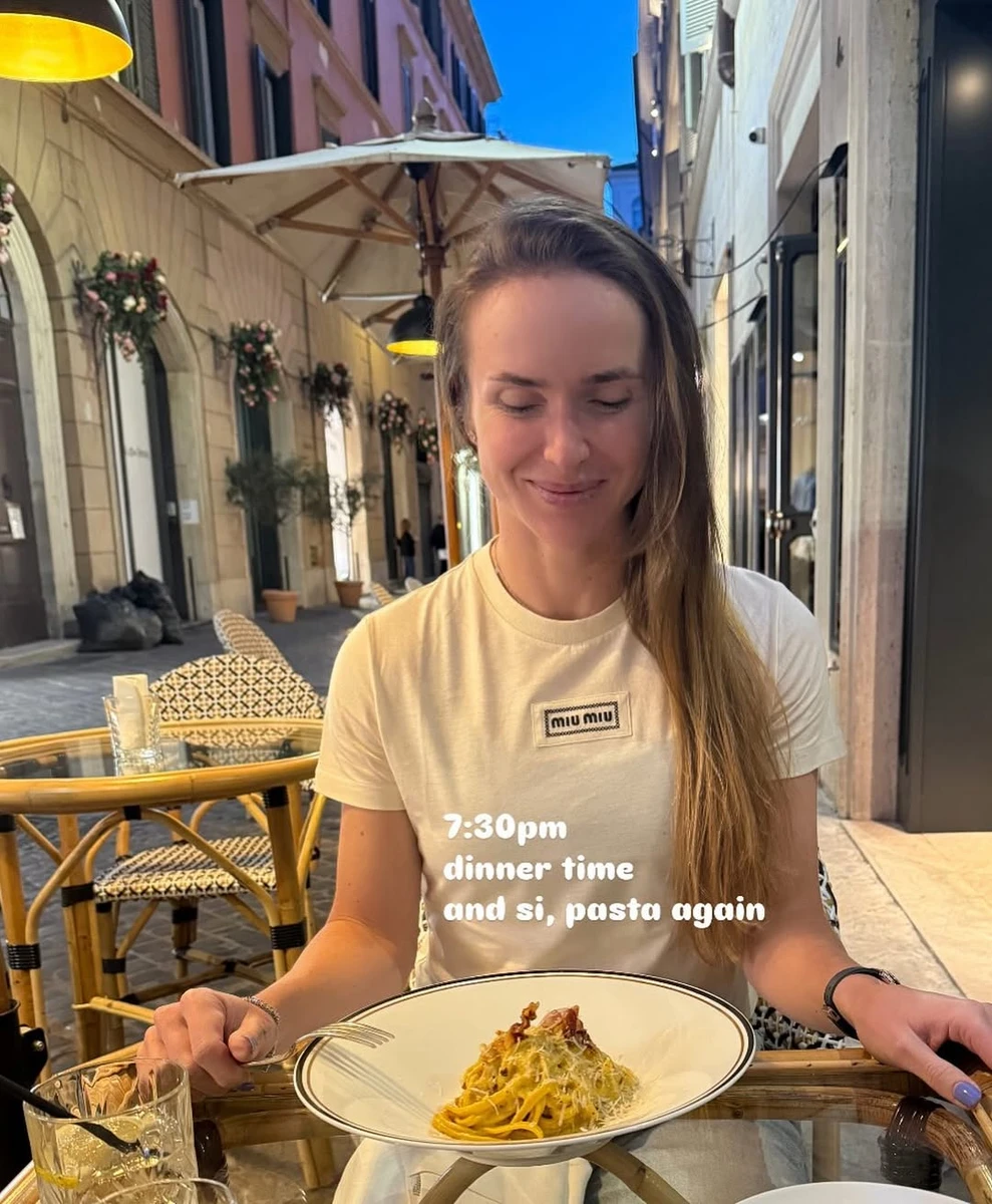 Еліна Світоліна показалася за вечерею на вулицях Італії