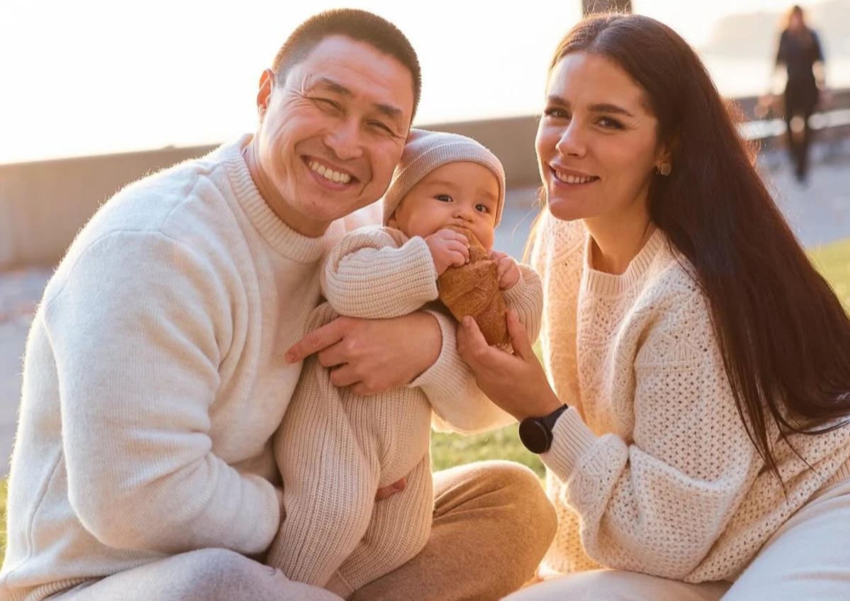 Іванна Онуфрійчук з сином і чоловіком