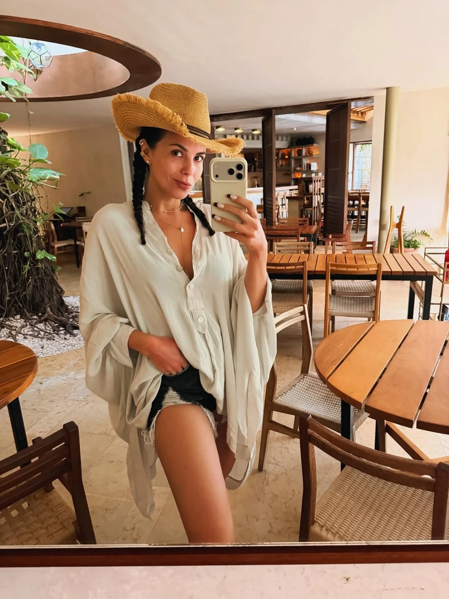 Ніжками Настя блиснула, але не в купальнику