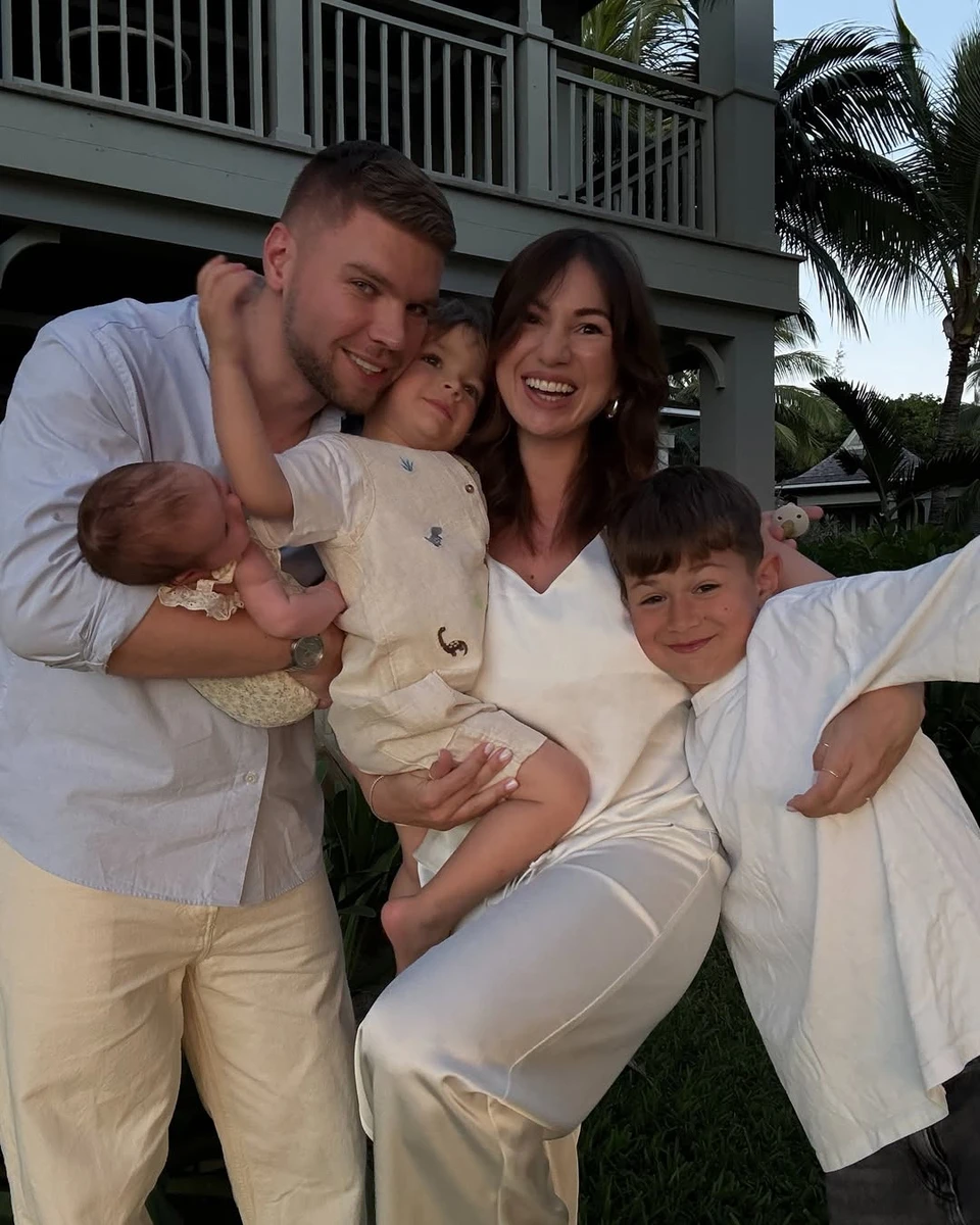 Таня Пренткович з дітьми та бойфрендом попозували на відпустці