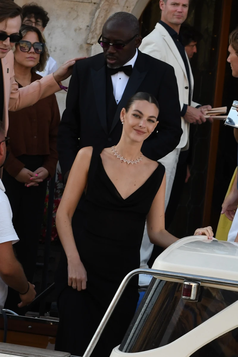 Вітторія Черетті на весіллі Безоса з ДіКапріо