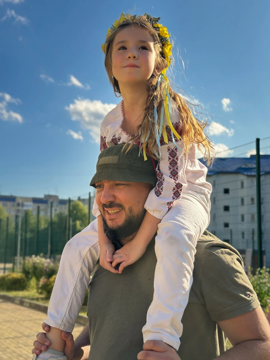 Наталка Карпа замилувала фото доньки та чоловіка-військового
