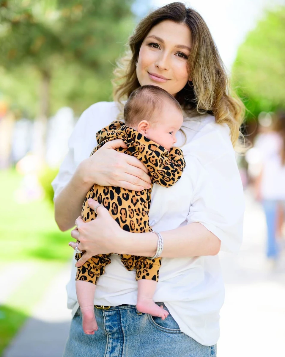 Еміне Джапарова з дочкою від Боголюбова