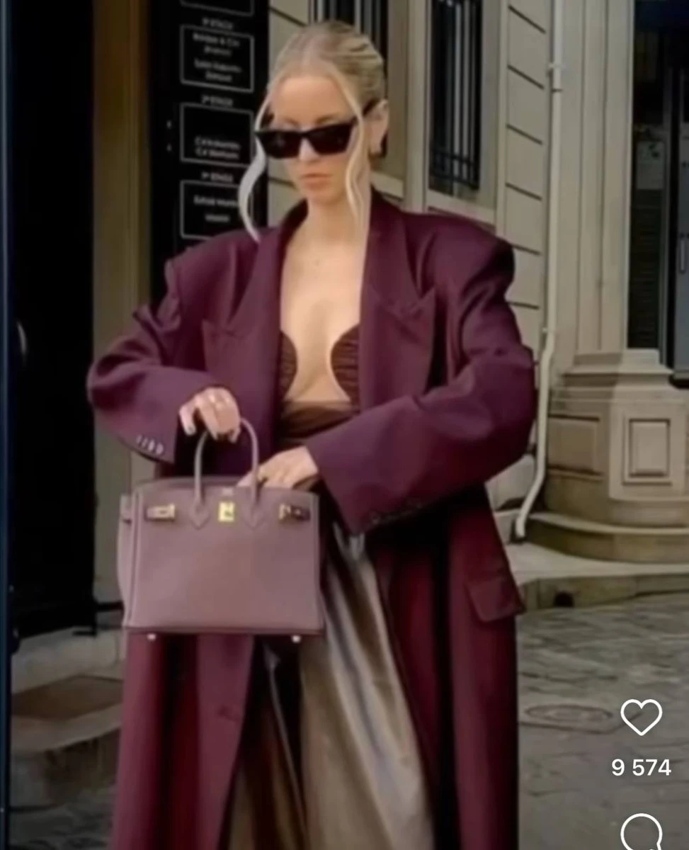 Також радили звернути увагу на речі з замши