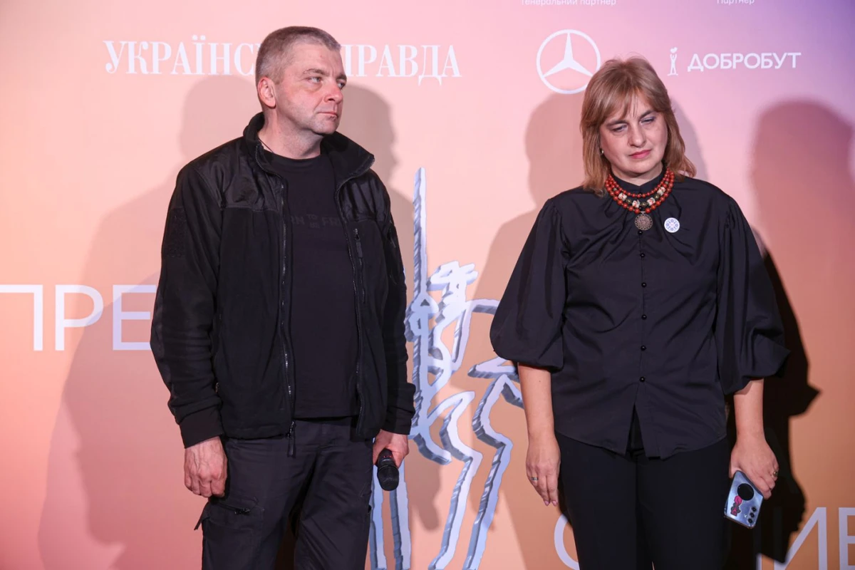 У номінації Громадянська позиція премію УП отримав журналіст, співзасновник Громадського радіо і Центру прав людини ZMINA, координатор проєкту Без кордонів і правозахисник Максим Буткевич, якого 18 жовтня звільнили з російського полону, і посмертно парамедикиня Ірина Цибух, котра загинула 29 травня (нагороду отримувала мама Ірини Оксана Цибух). 