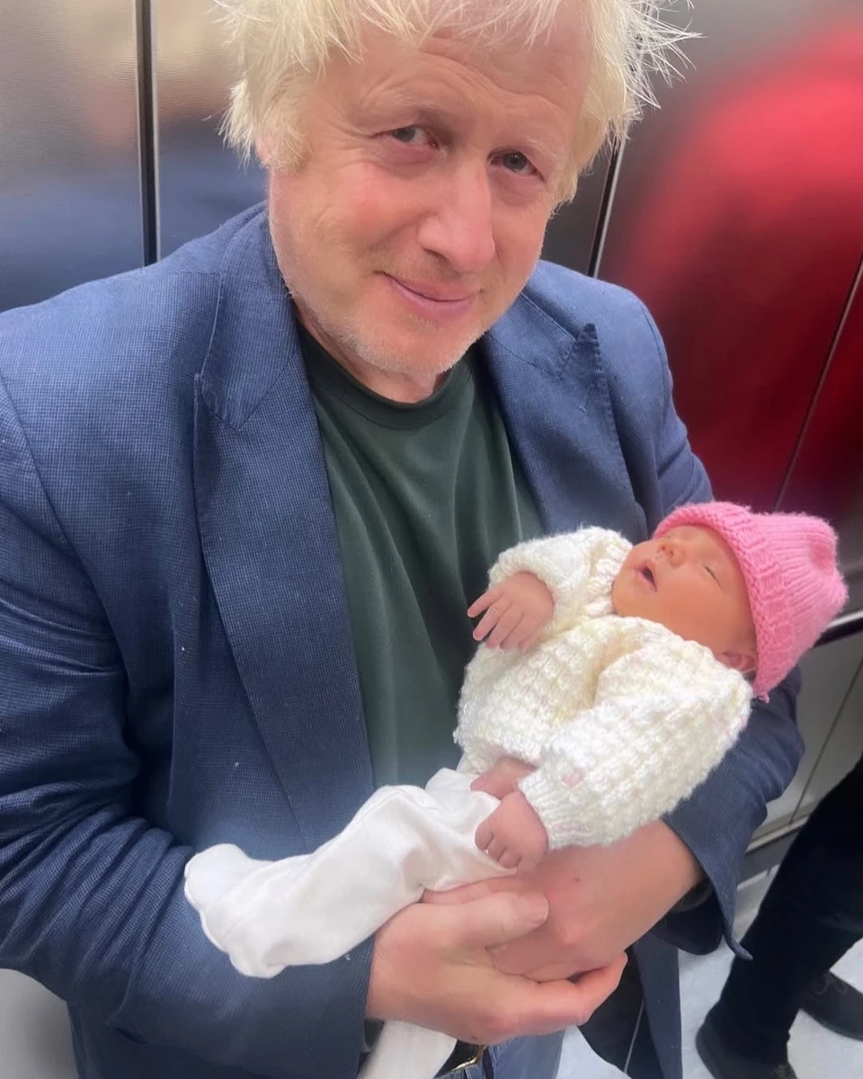 Дружина Джонсона показала його з маленькою дочкою