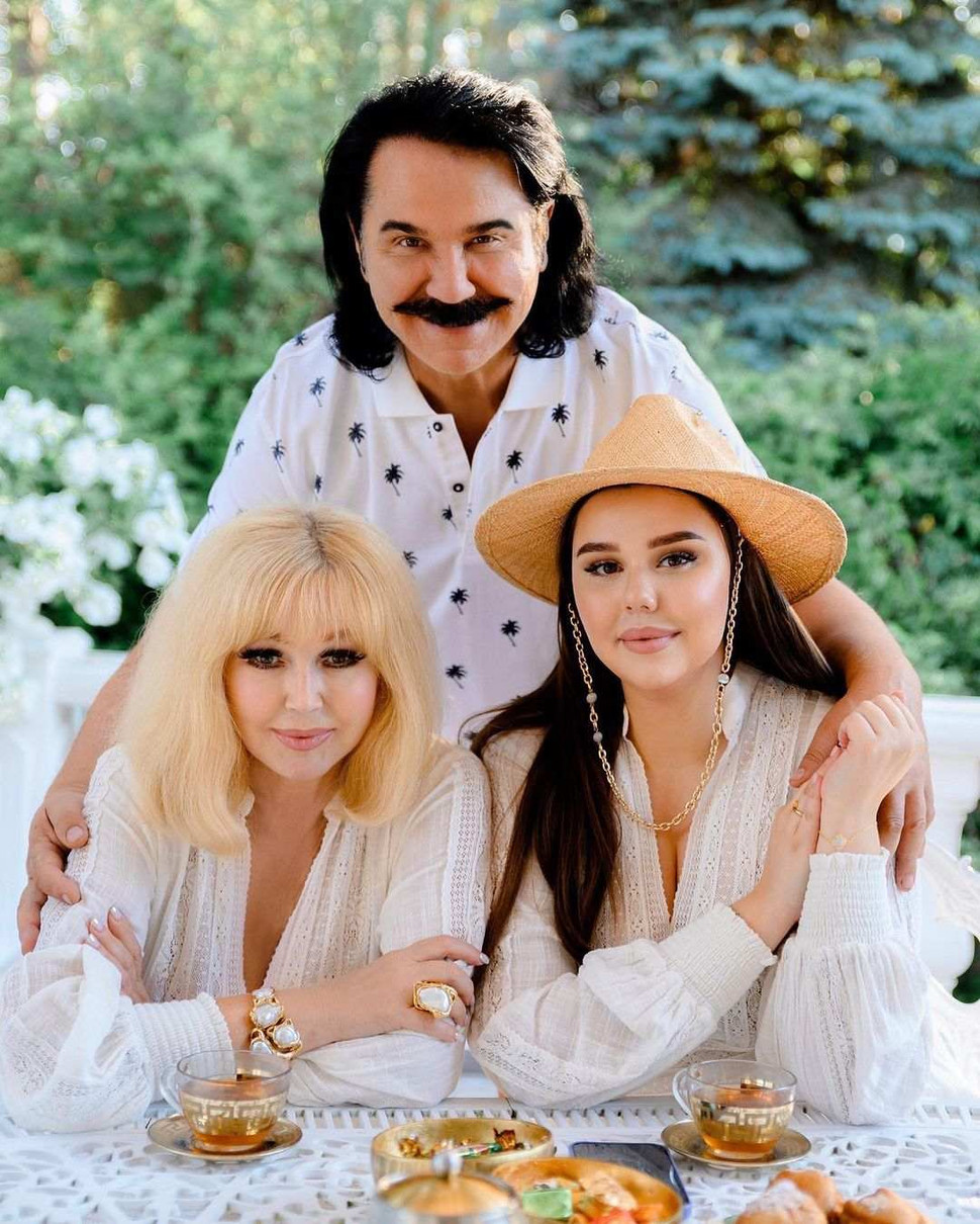 Павло Миколайович із дружиною Мариною та донькою Діаною