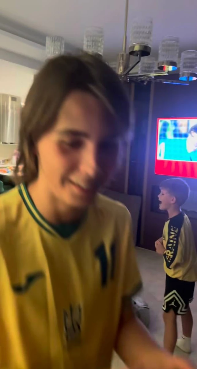 Старший син Реброва Дмитро також вболівав за тата