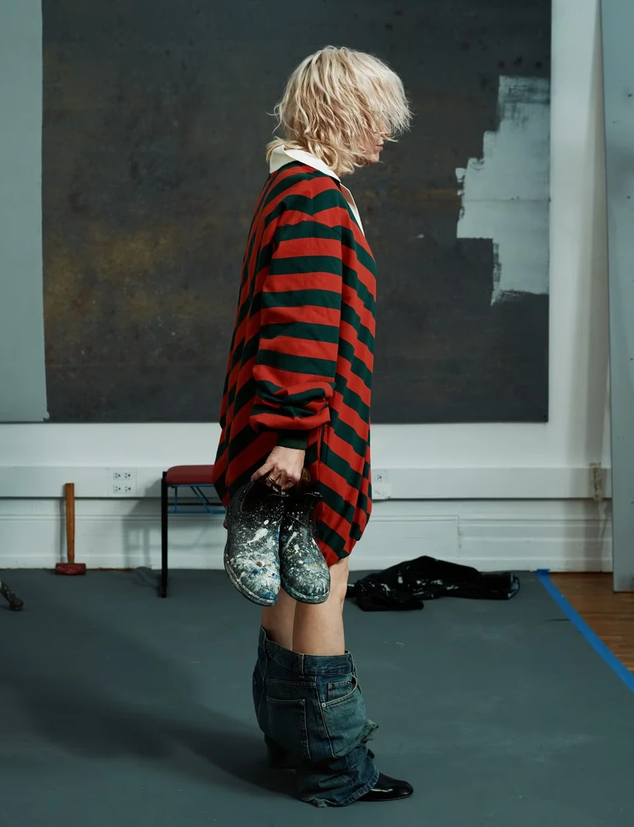 Памела Андерсон спустила джинси для фото в журналі