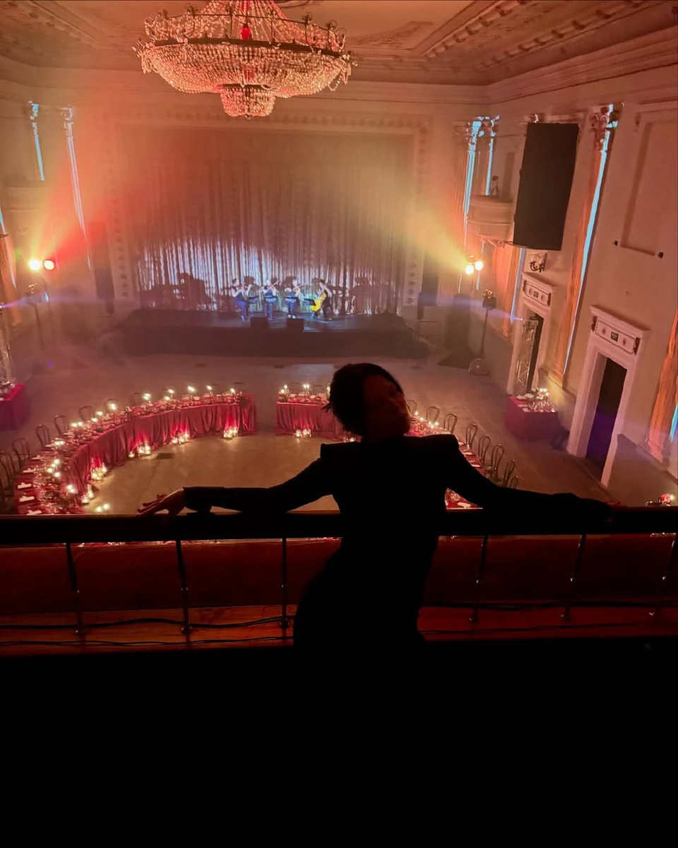 Ірина Горова у чорній сукні