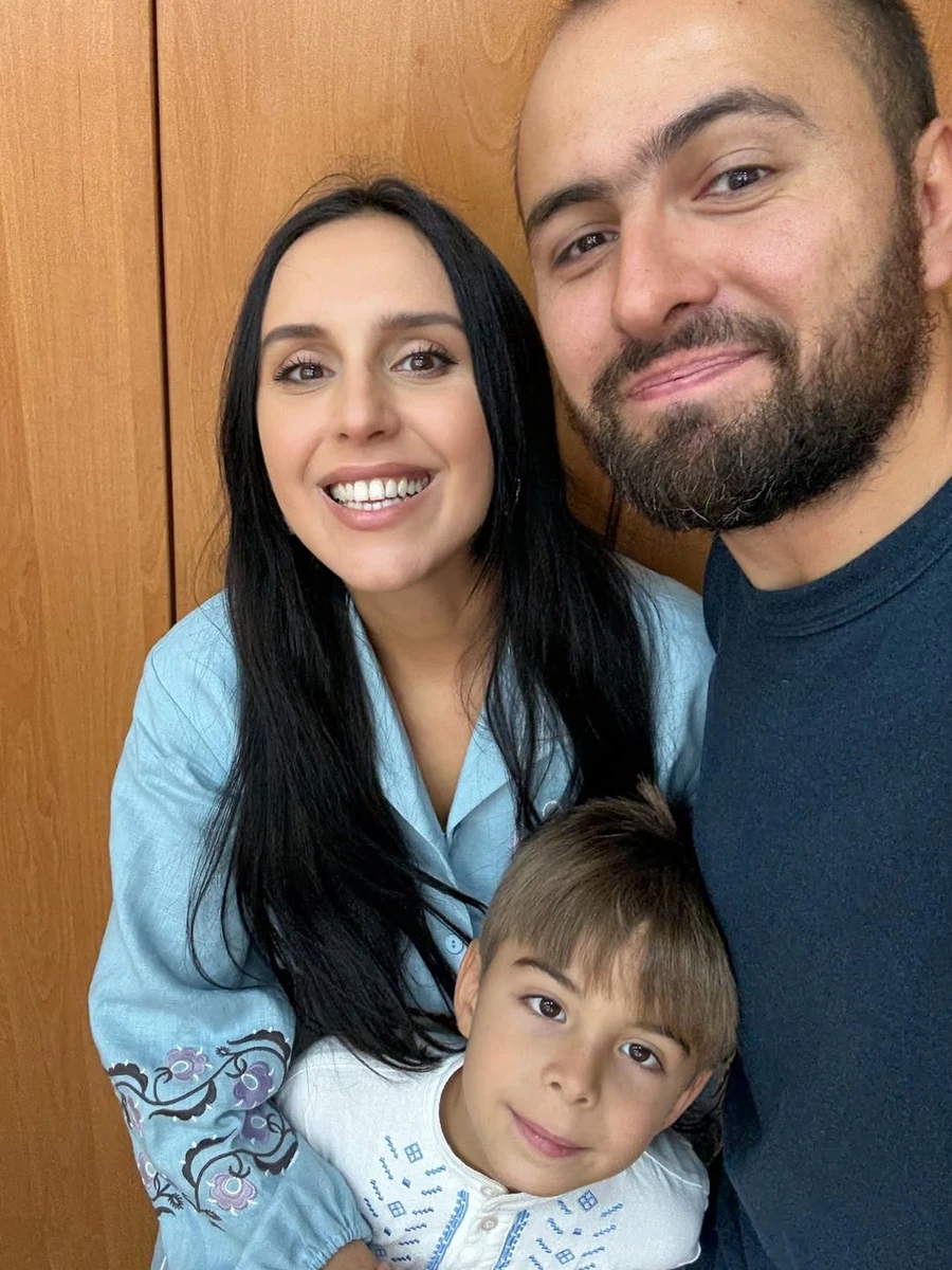 Джамала з чоловіком і сином попозували на першому вересні