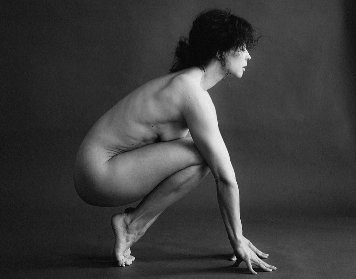 Вікторія Маремуха оголеною попозувала для чуттєвих кадрів