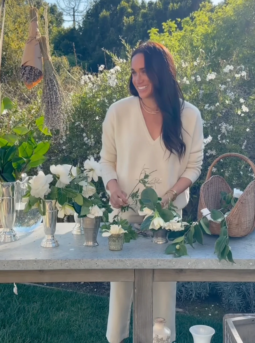 Меган Маркл замилувала спілкуванням із сином і дочкою на вулиці