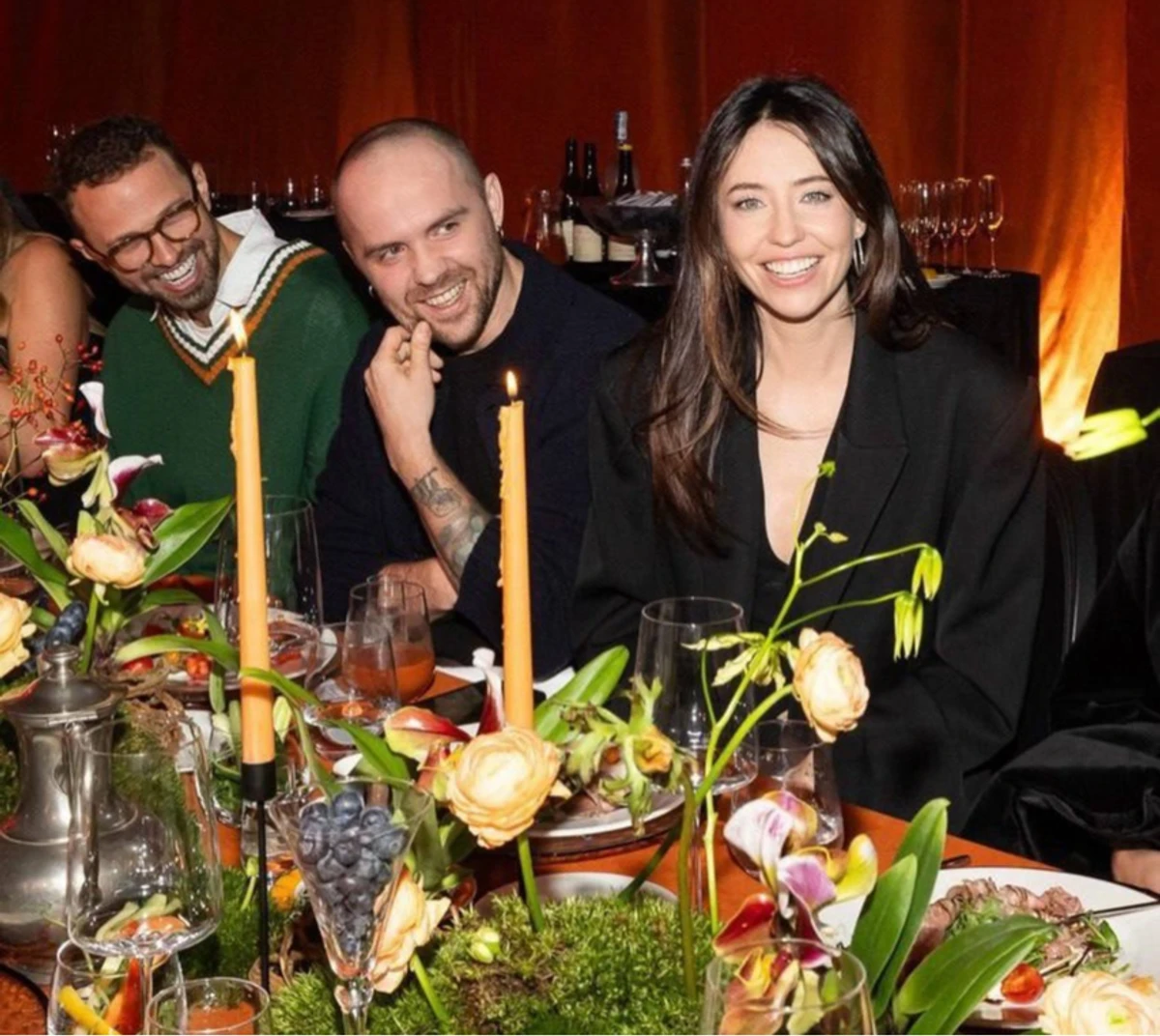 Міша Кацурін попозував з Надею Дорофєєвою і Антоном Птушкіним