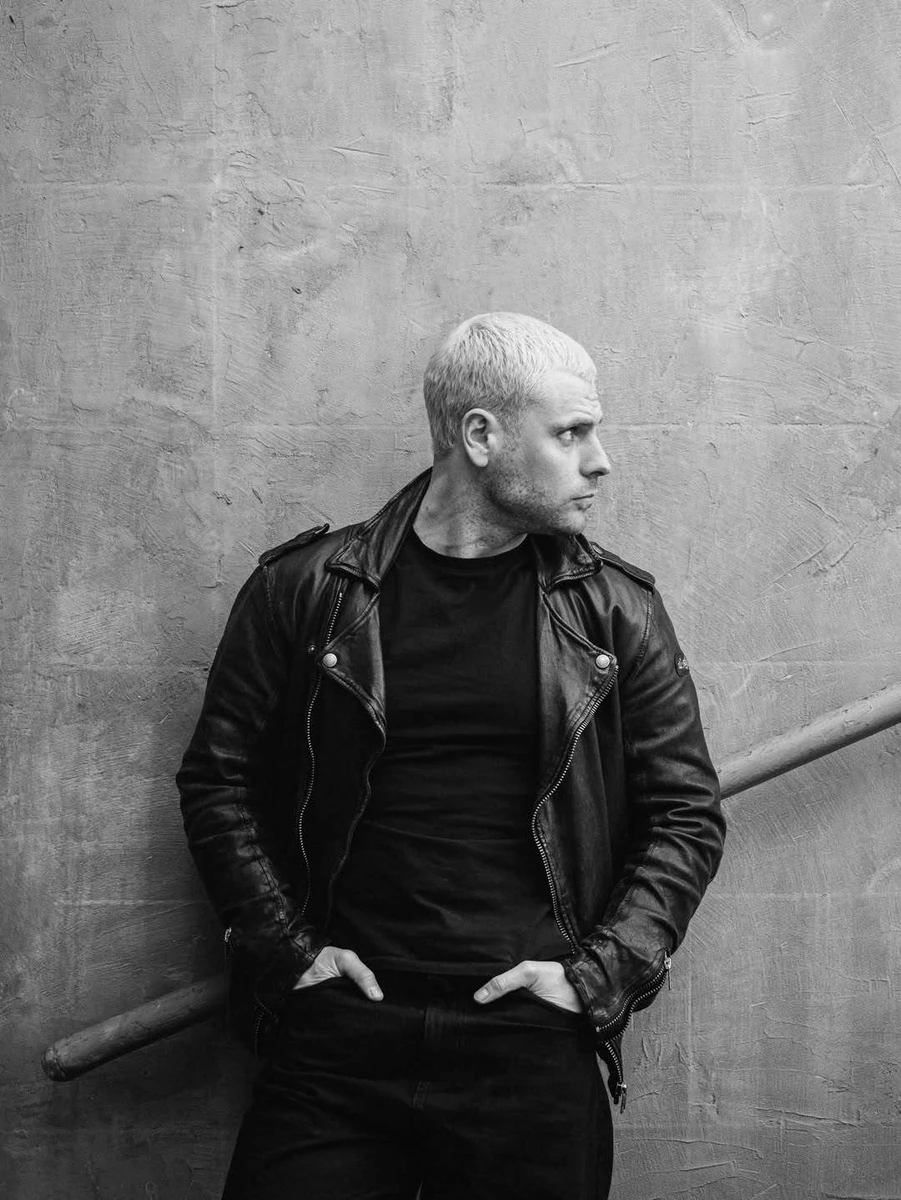 Актор Артур Логай