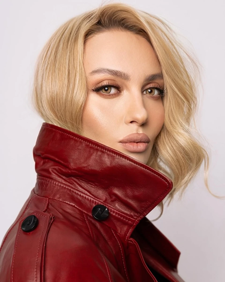 Оля Полякова зачарувала фанатів стильним образом