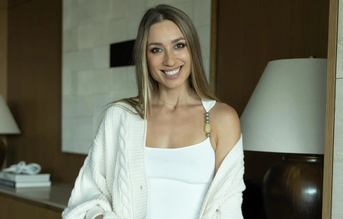 Шульгіна у білій майці