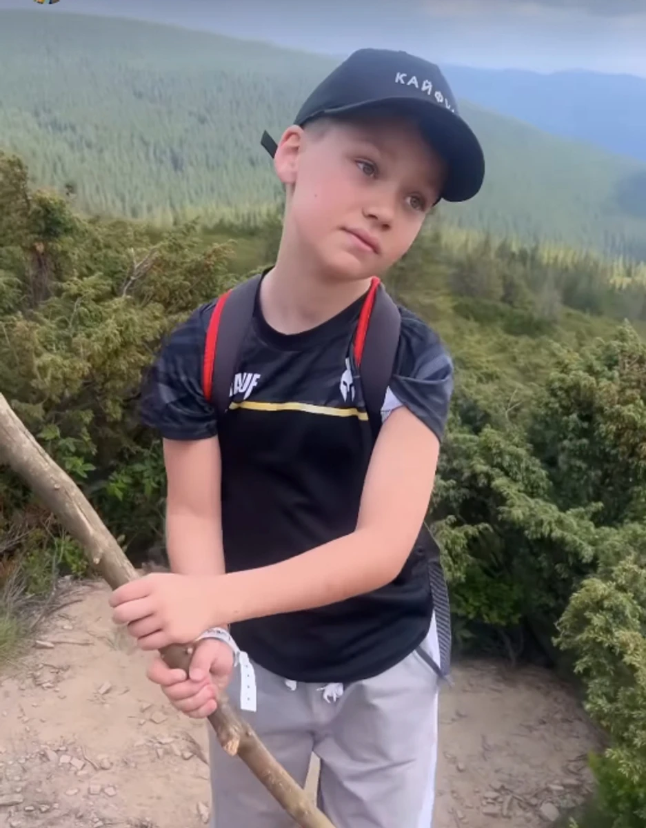 Анна Саліванчук показала, як її старший син підіймався на Говерлу