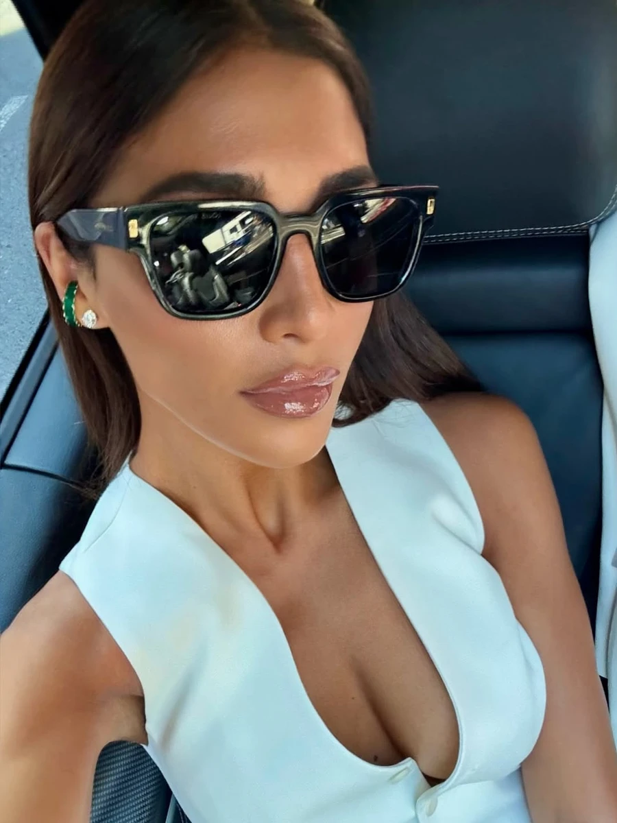 Санта Дімопулос наробила нових селфі