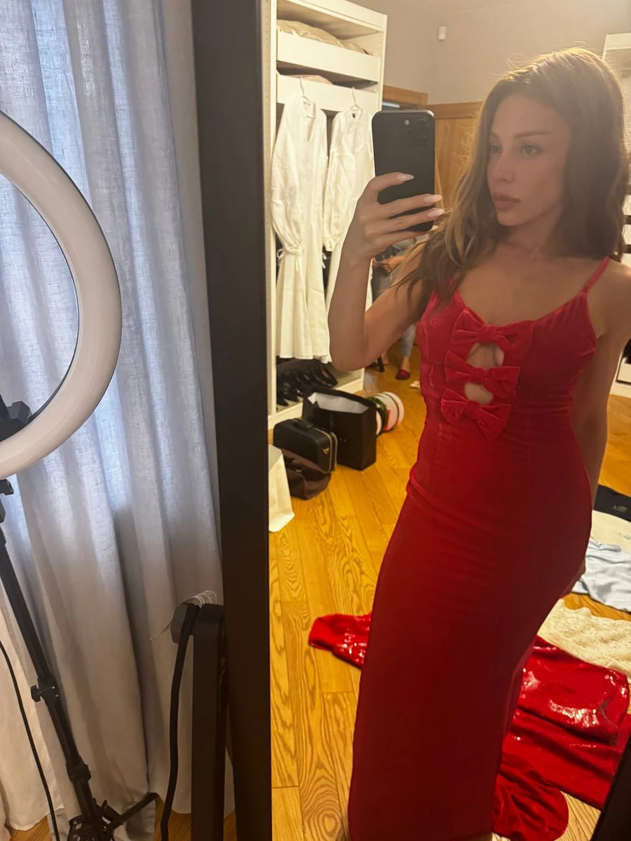 Тіна Кароль показала свої сукні