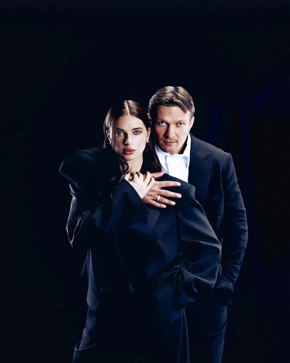 Олександр Усик з дружиною показали нові фото